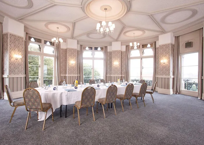 Top Hotels Near Plymouth's Attractions