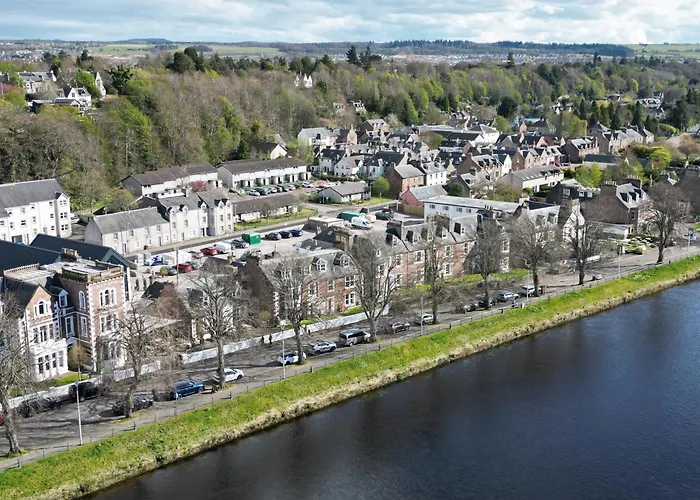 Top Dog-Friendly Accommodations in Inverness