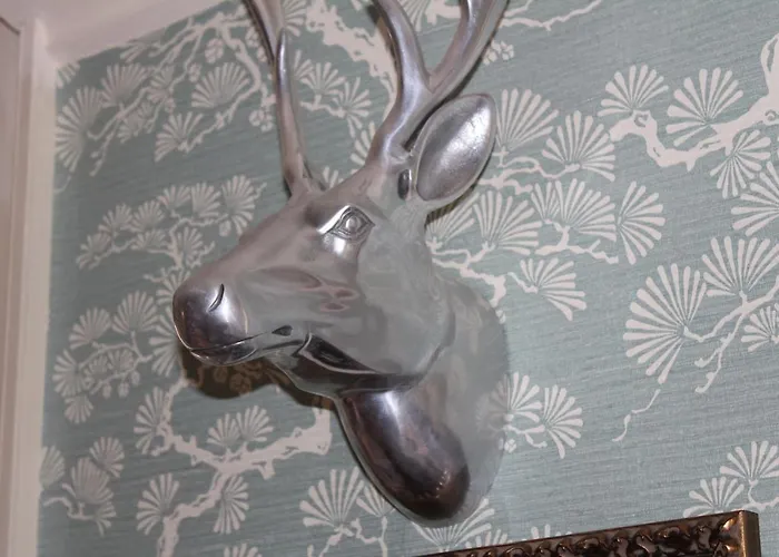 Best Hotels Near the Tythe Barn Bicester